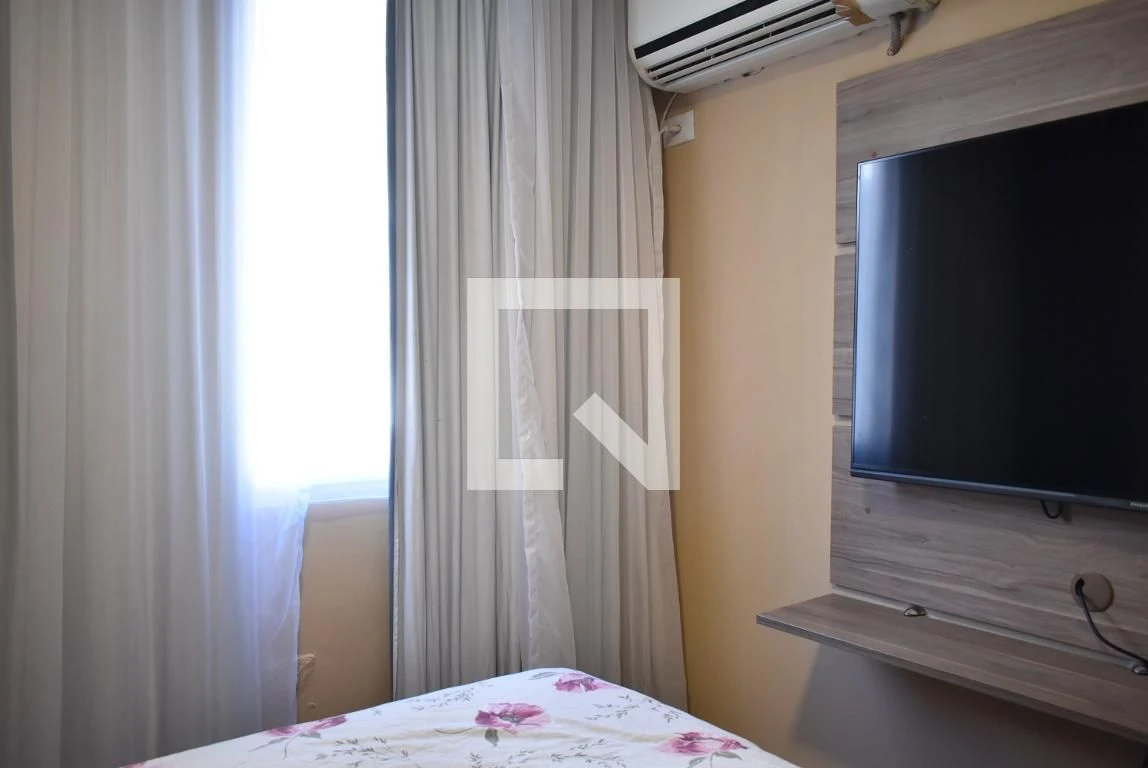 Furnished apartment with open-plan kitchen and 2 bedrooms — photo 12