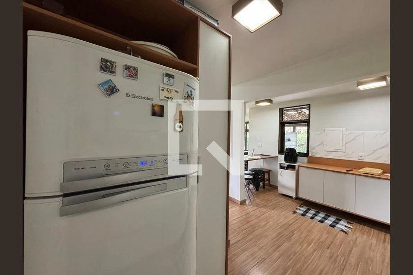 140 m² house with a walk-in closet and a home office — photo 18