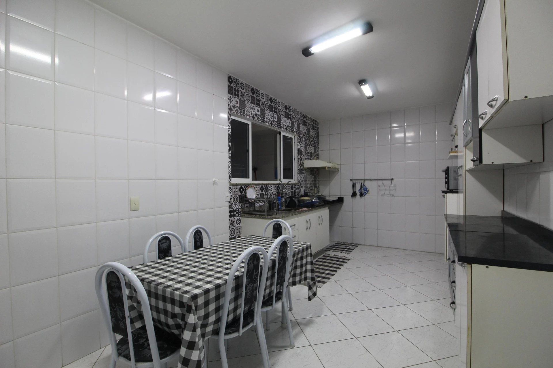 Apartamento para alugar com 3 quartos e varanda