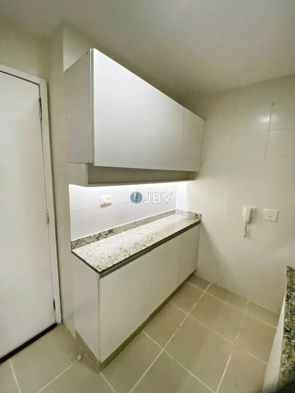 2-bedroom apartment with 1 bath and 1 parking spot — photo 8