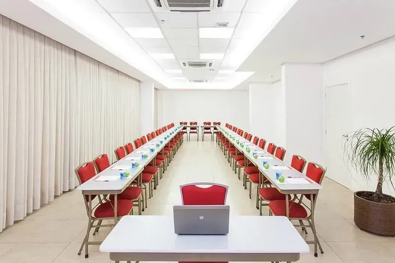 Apartamento sem mobília com 1 quarto e sacada — photo 10