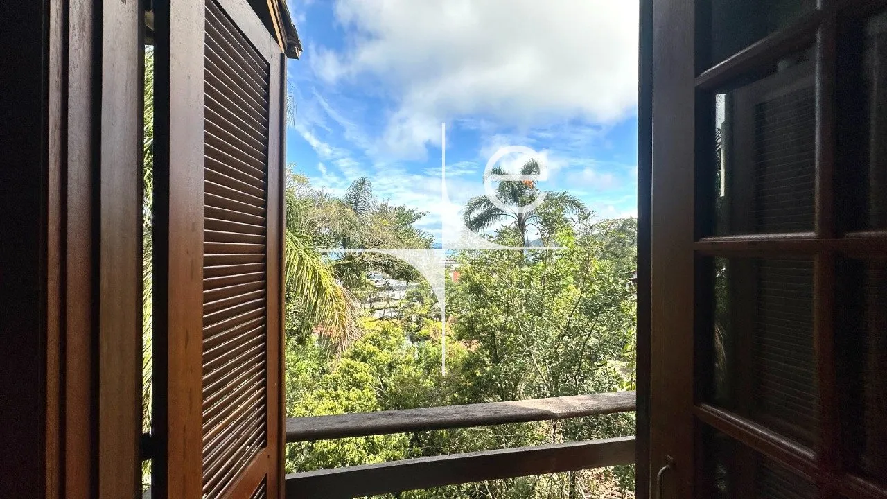 5-bedroom, 215 m² house in Florianópolis — photo 42