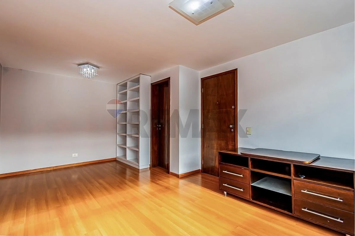 3-bedroom apartment with a home office in Curitiba — photo 13
