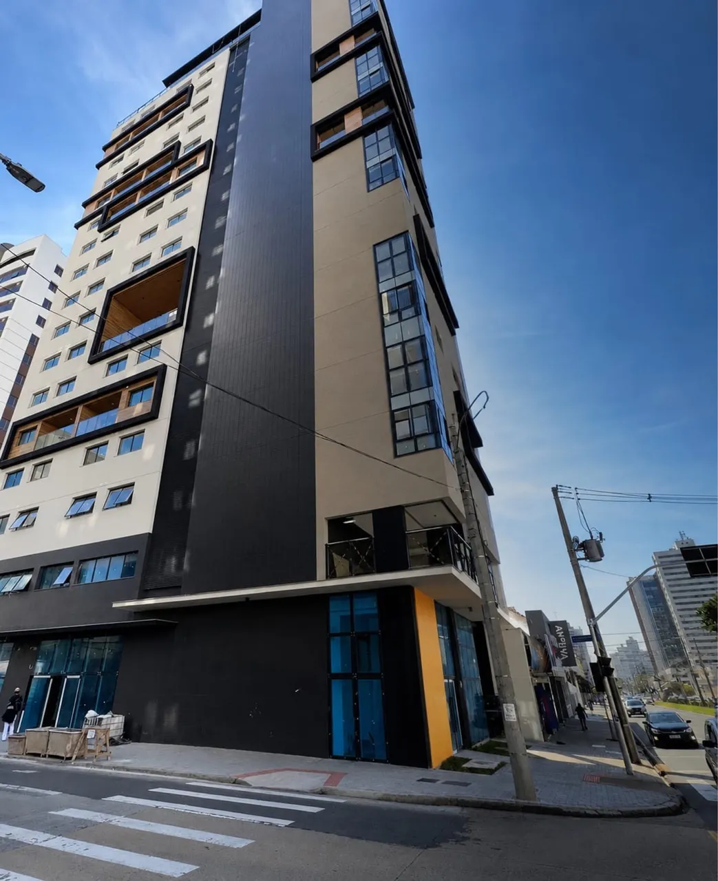 Apartamento de 1 quarto e 1 banheiro com varanda fechada — photo 3