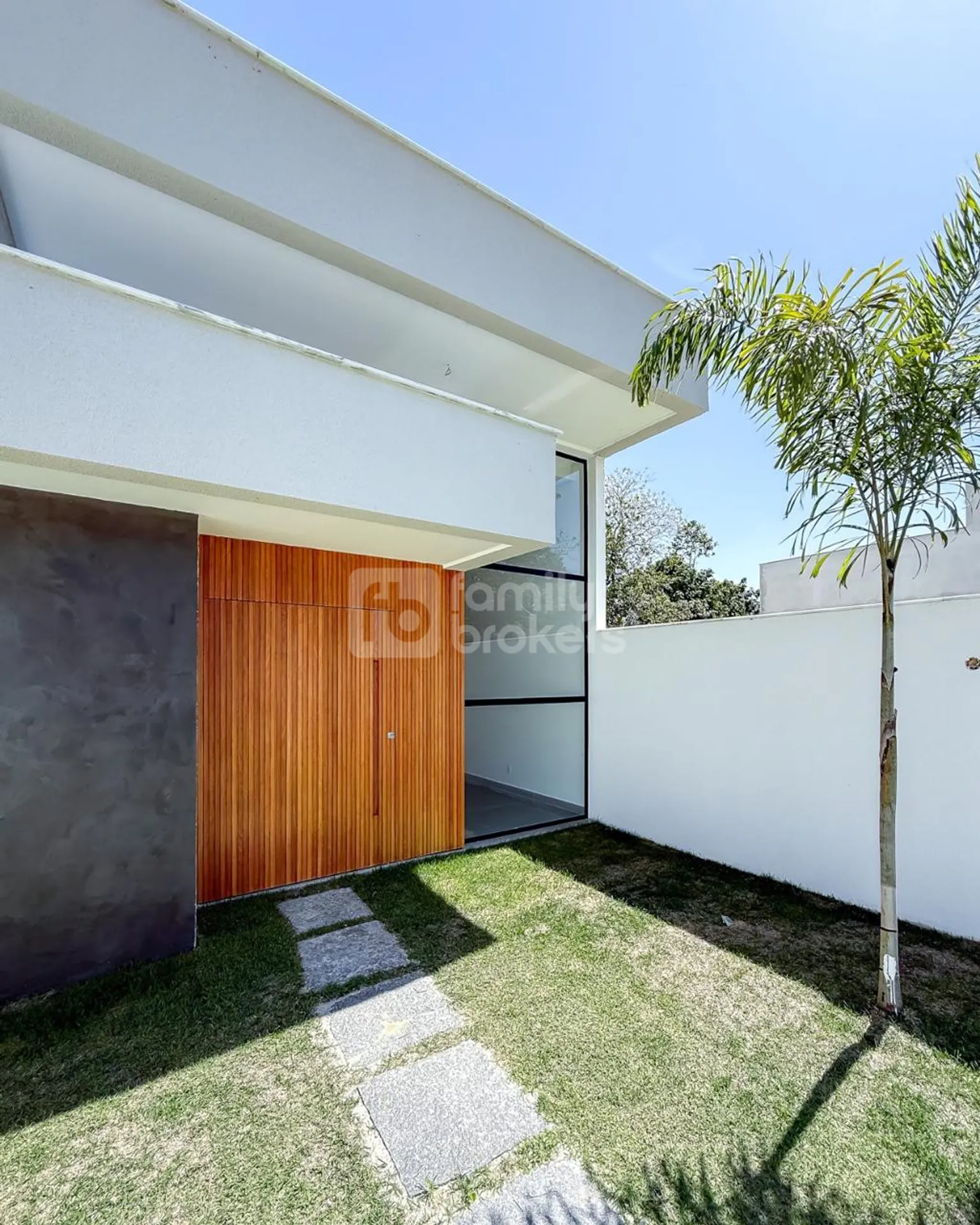 House, 180 m², with a grill on the balcony