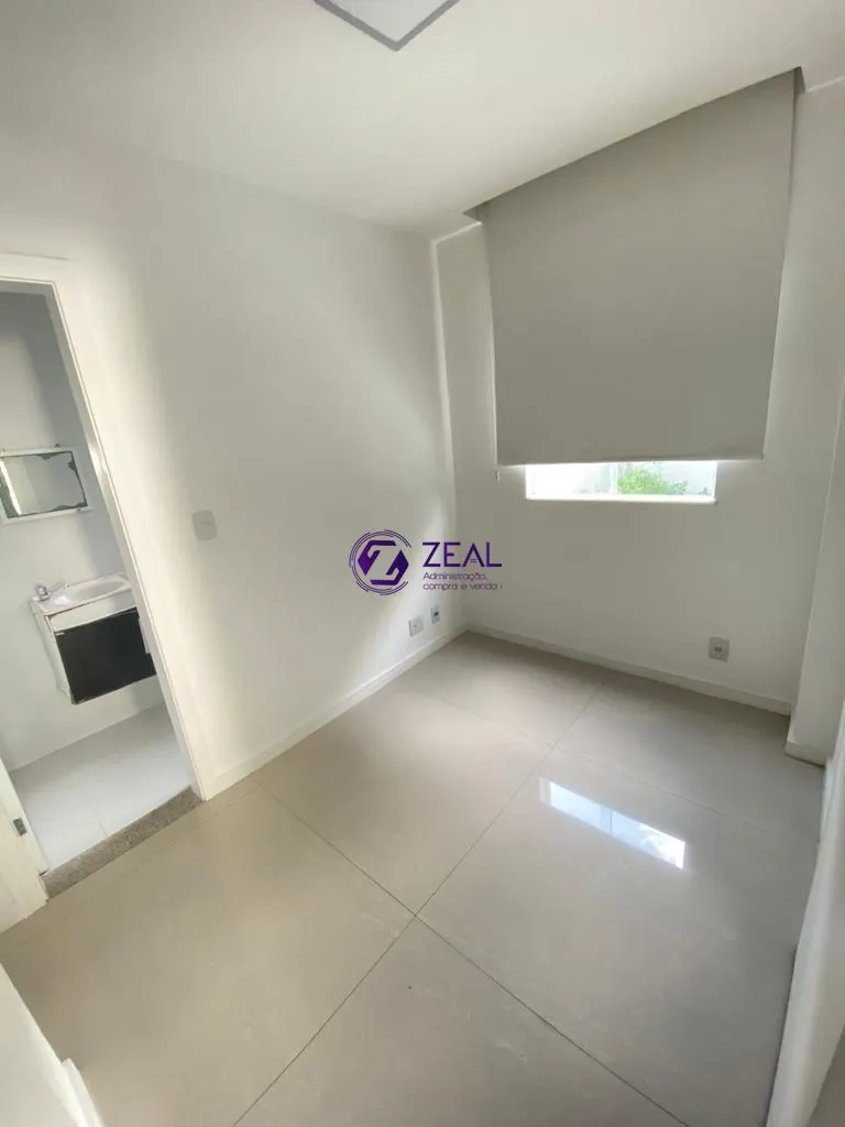 Balcony with a grill in a 4-bedroom house, 278 m² — photo 3