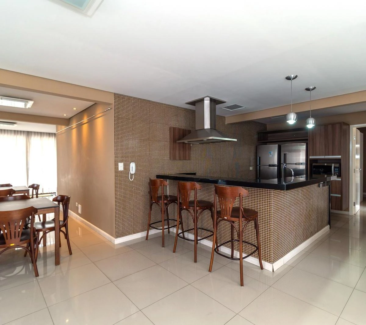3-bedroom apartment with a grill on the balcony — photo 19
