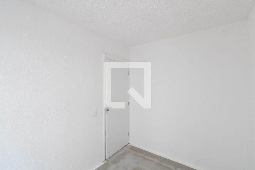 2-bedroom apartment in a building with a gym — photo 9
