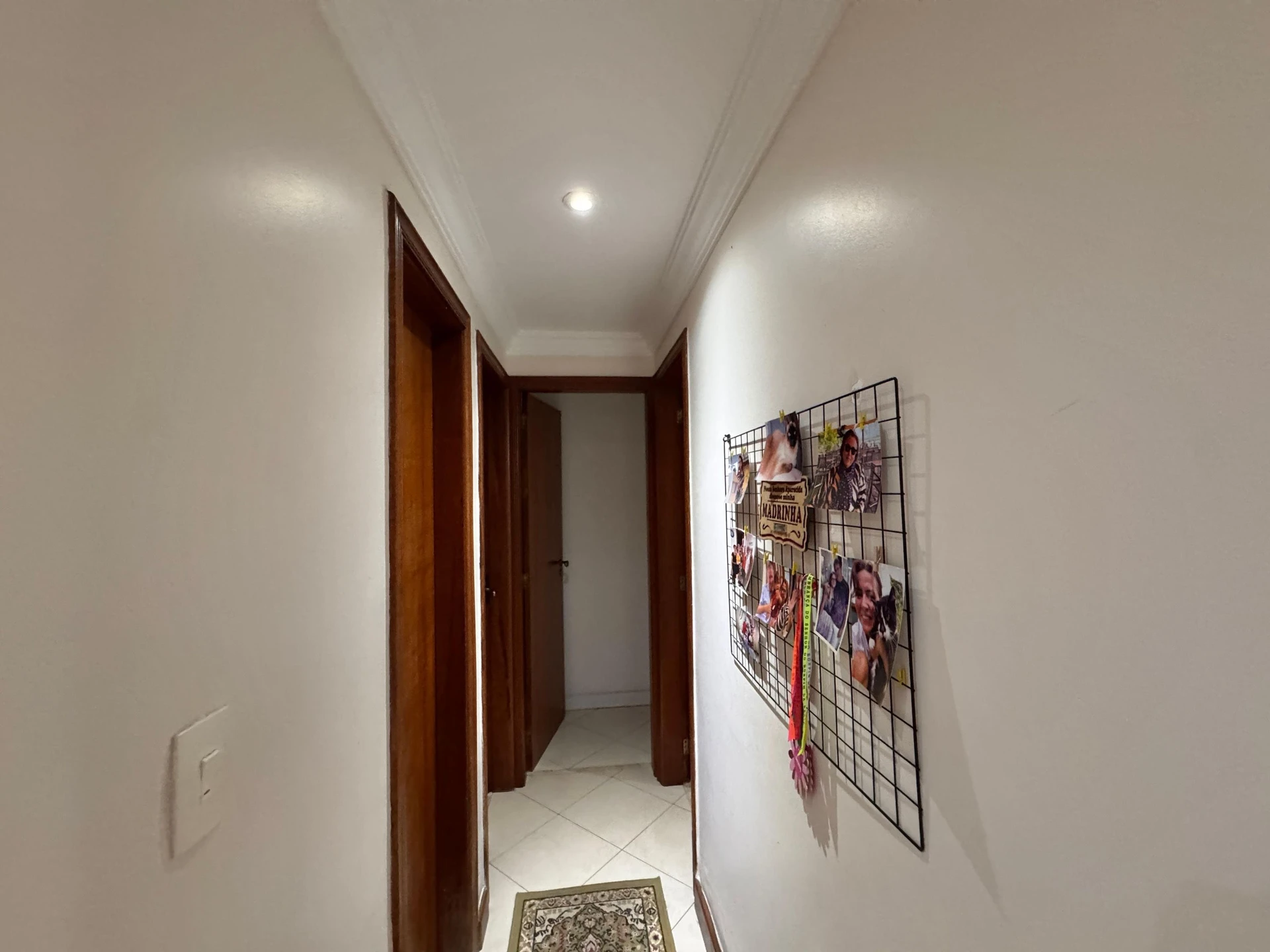 Walk-in closet in a 3-bedroom apartment, 130 m² — photo 5