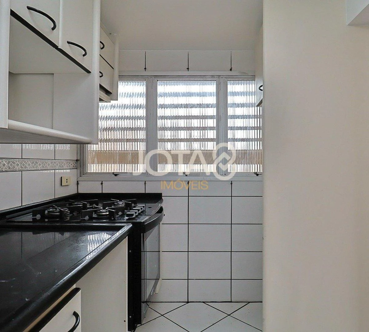 Unfurnished 1-bedroom apartment with 81 m² and parking — photo 4