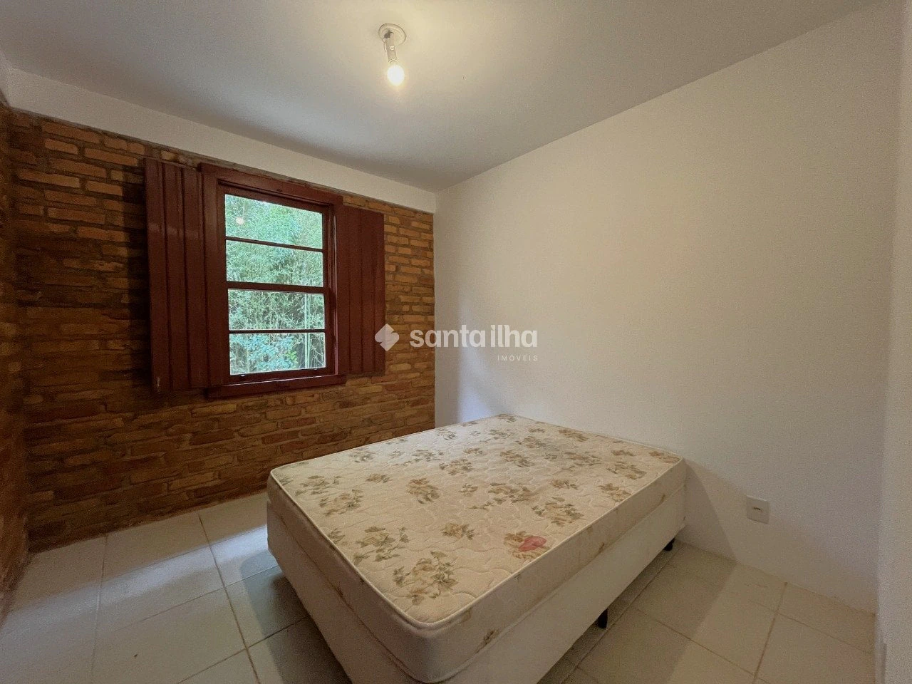 4-bedroom house with a garden — photo 12