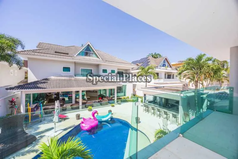 Furnished house with 5 bedrooms and open-plan kitchen — photo 15