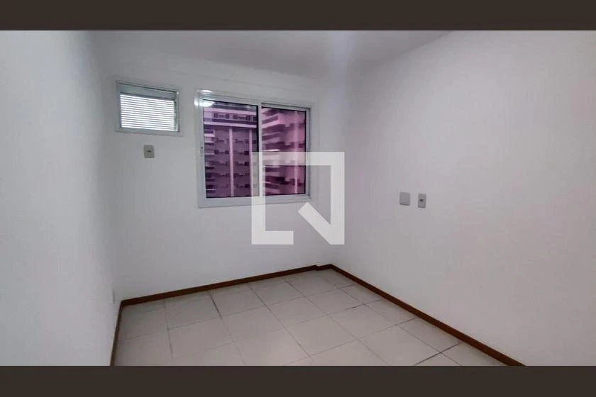 3-bedroom apartment in a building with a gym — photo 35