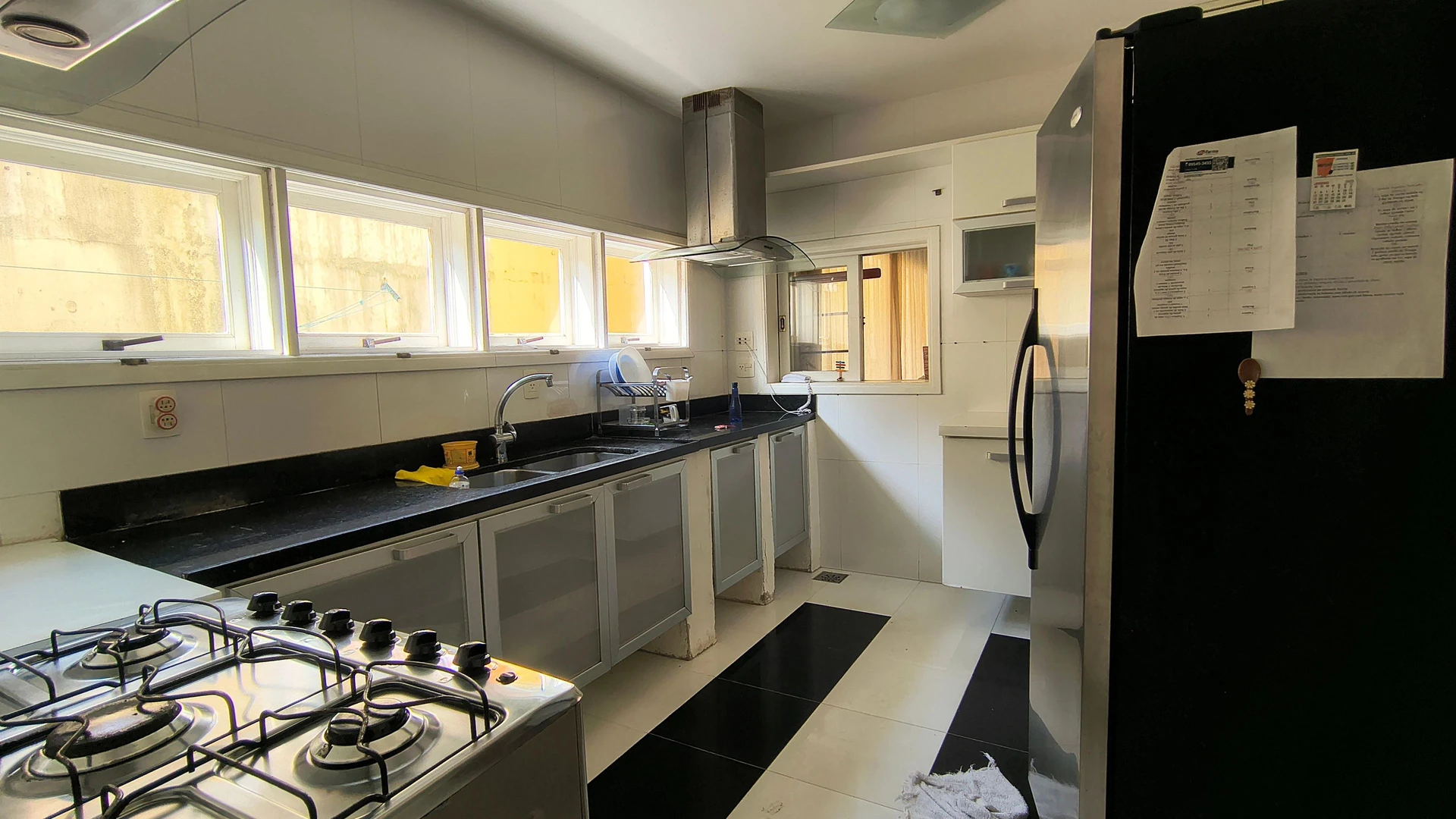 Furnished house with 7 bedrooms and open-plan kitchen — photo 2