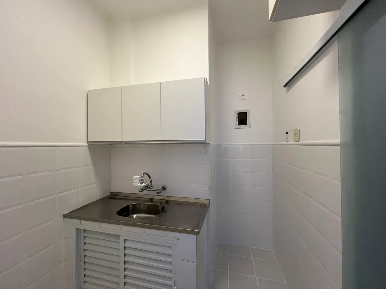 Apartment on the 3rd floor with wood or laminate floors — photo 15