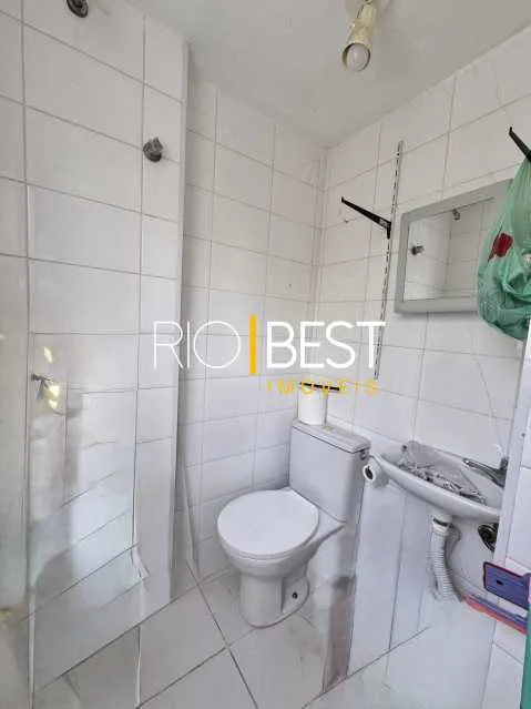 Apartamento de 99 m² com closet e janelas do piso ao teto — photo 24