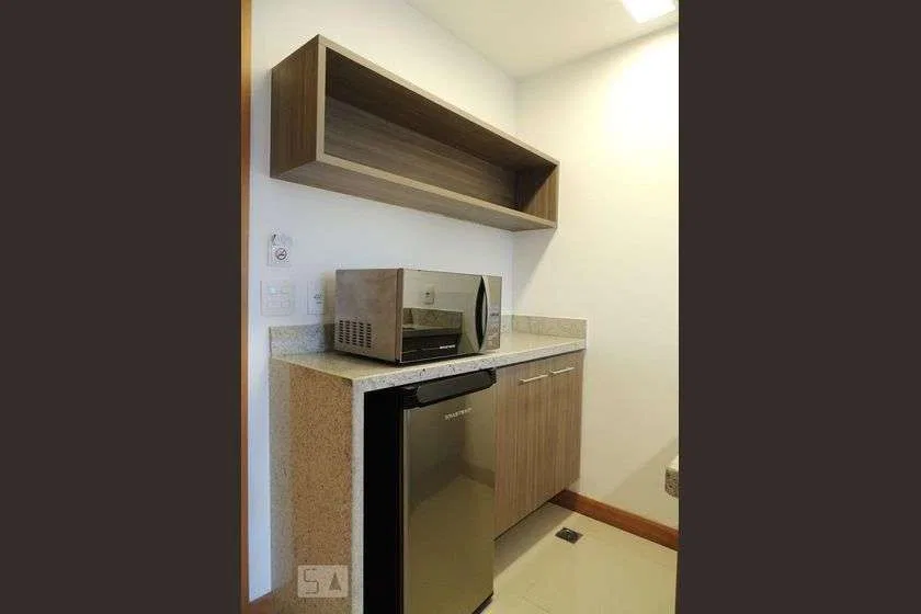 One-bedroom apartment in a building with a gym — photo 37