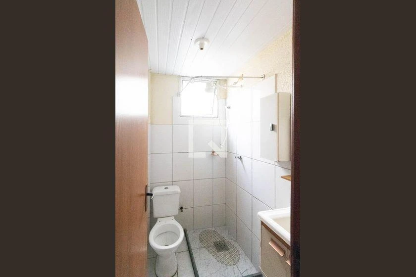 2-bedroom apartment in a building with a gym — photo 12