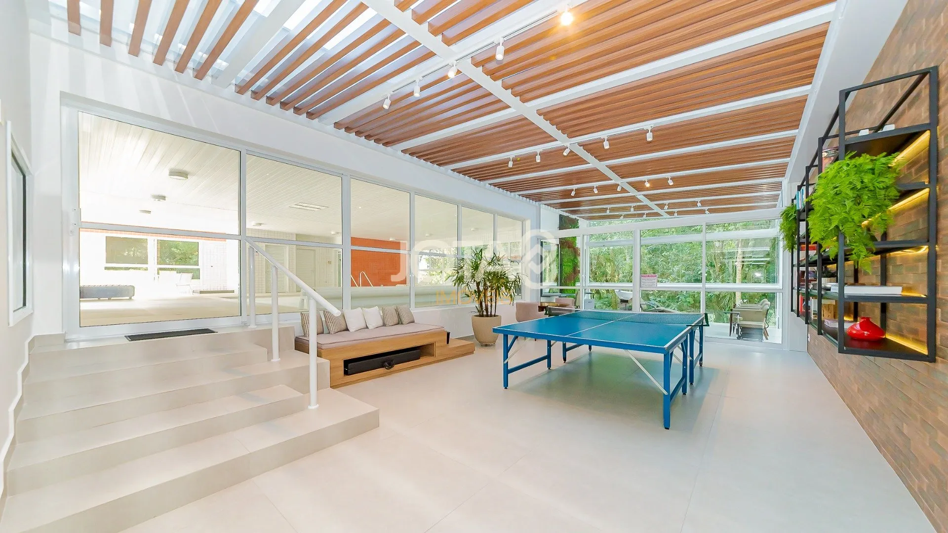3 en-suite bedroom apartment with balcony and 267 m² — photo 27