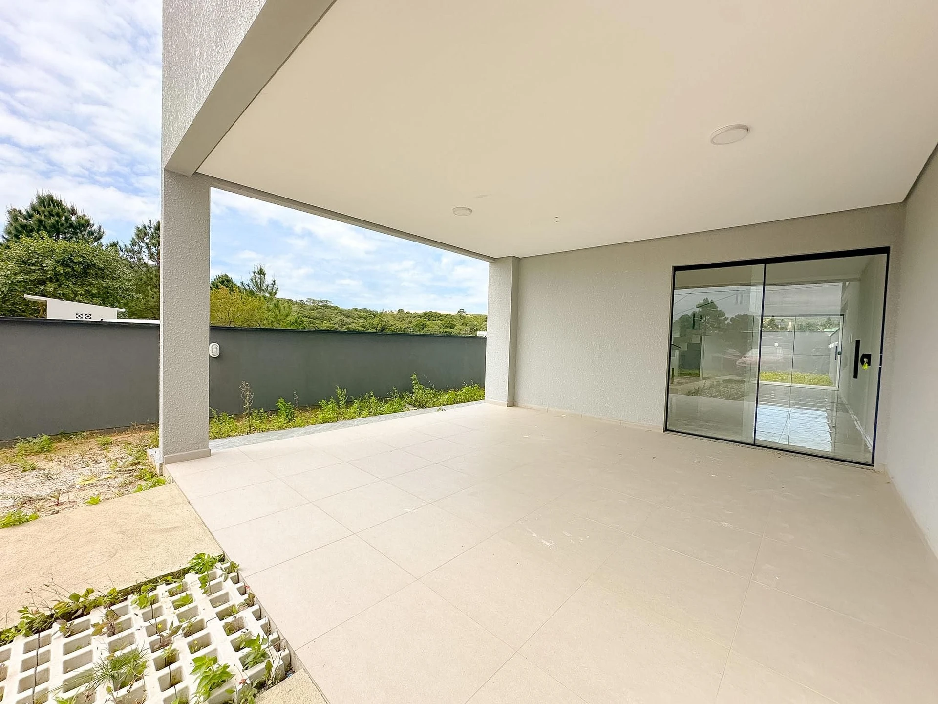 Floor-to-ceiling windows in a 3-bedroom house, 157 m² — photo 41