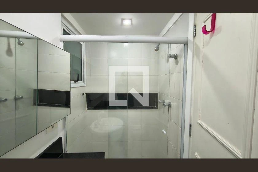2-bedroom apartment in a building with a gym — photo 27