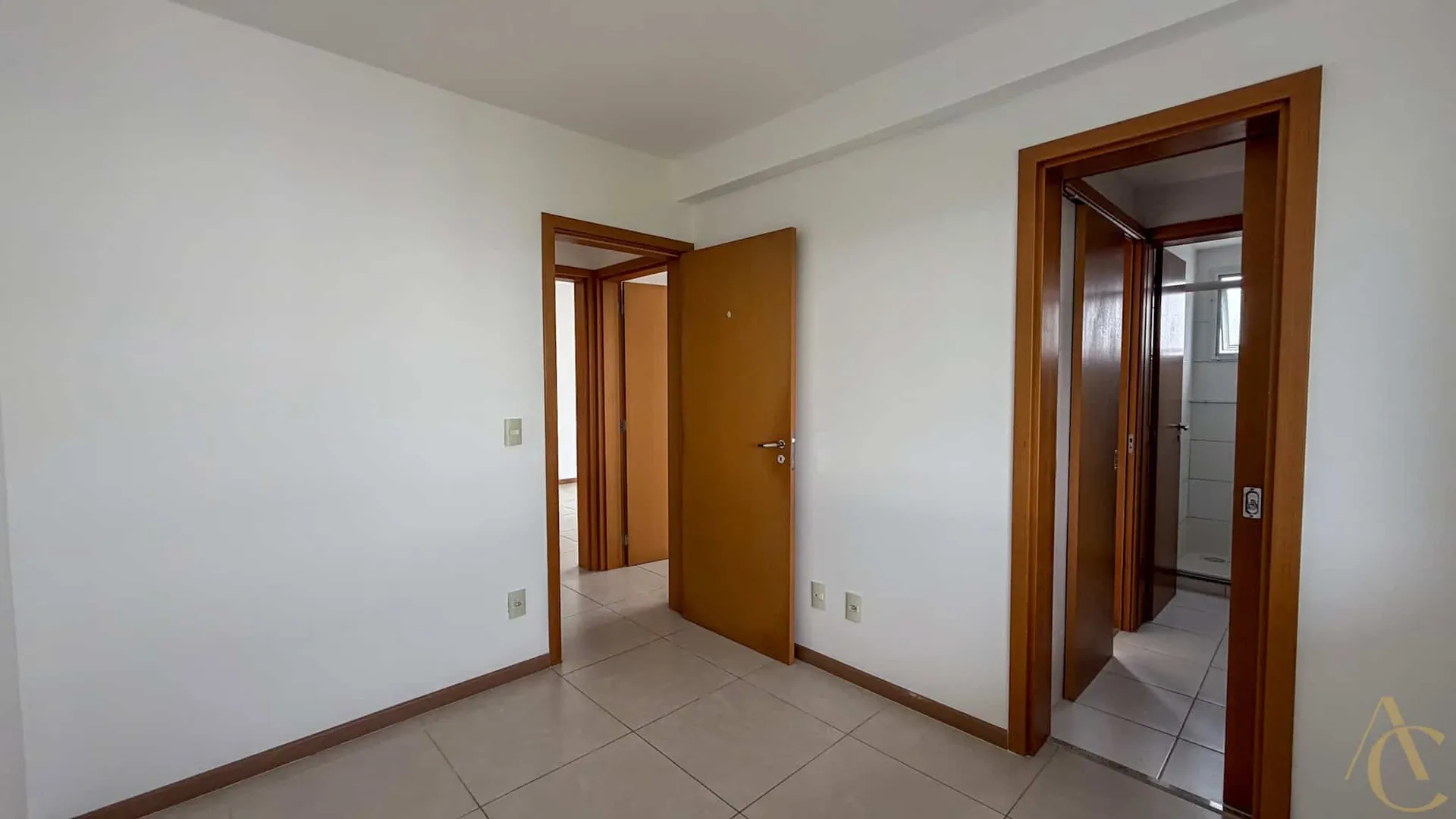 149 m² furnished apartment with a built-in grill on the balcony — photo 22