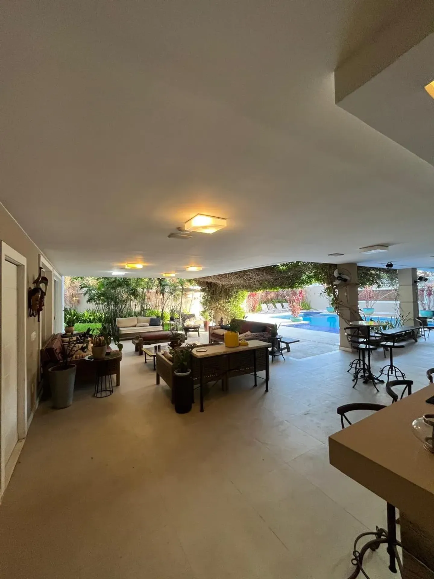 Furnished house with 5 bedrooms and open-plan kitchen — photo 4