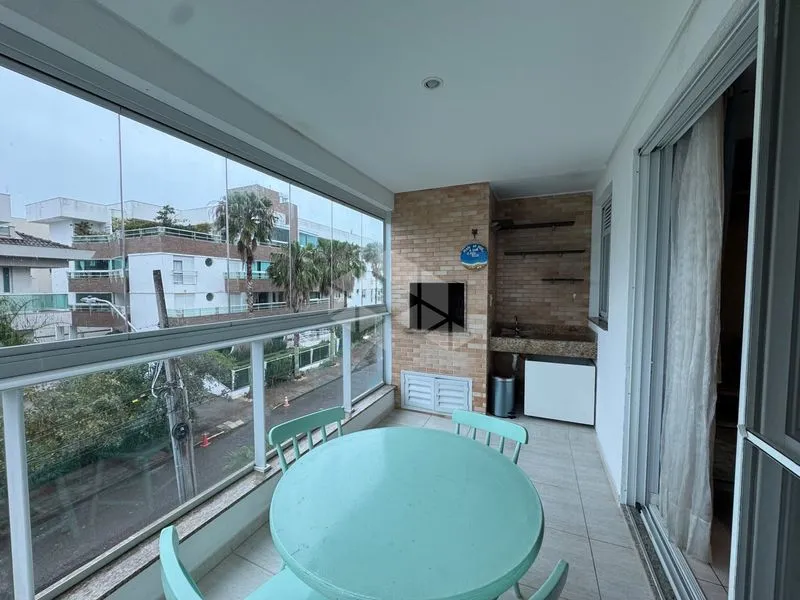 Furnished apartment, 150 m², with a glass-enclosed balcony — photo 3