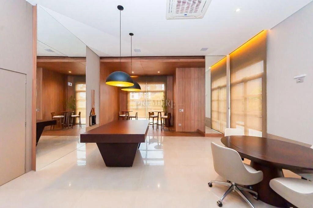 266 m² apartment with a walk-in closet and a bathtub — photo 38