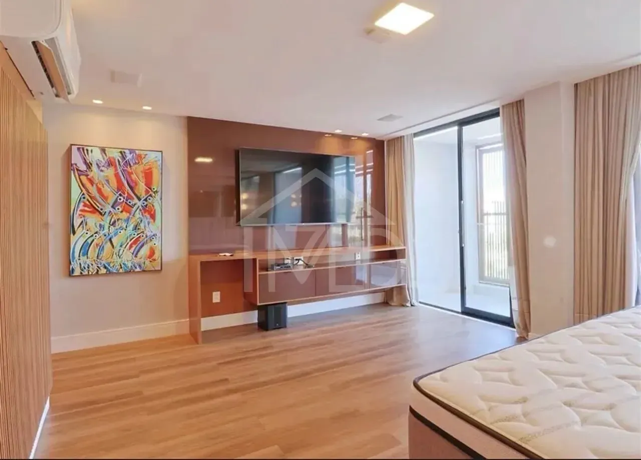 House with 5 bedrooms and 5 bathrooms, 850 m² — photo 20