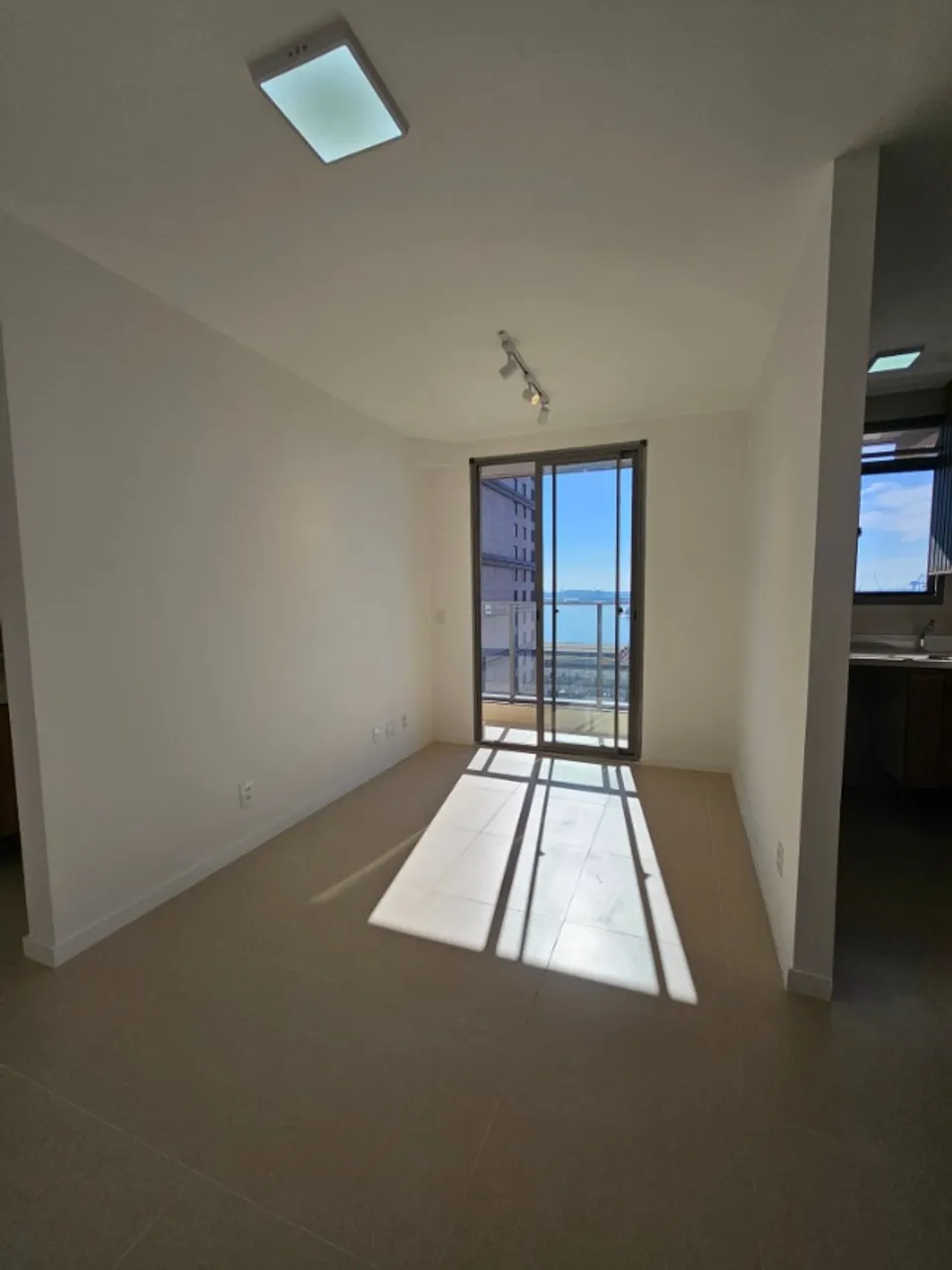 Apartamento com 2 quartos e 2 banheiros, com varanda — photo 2