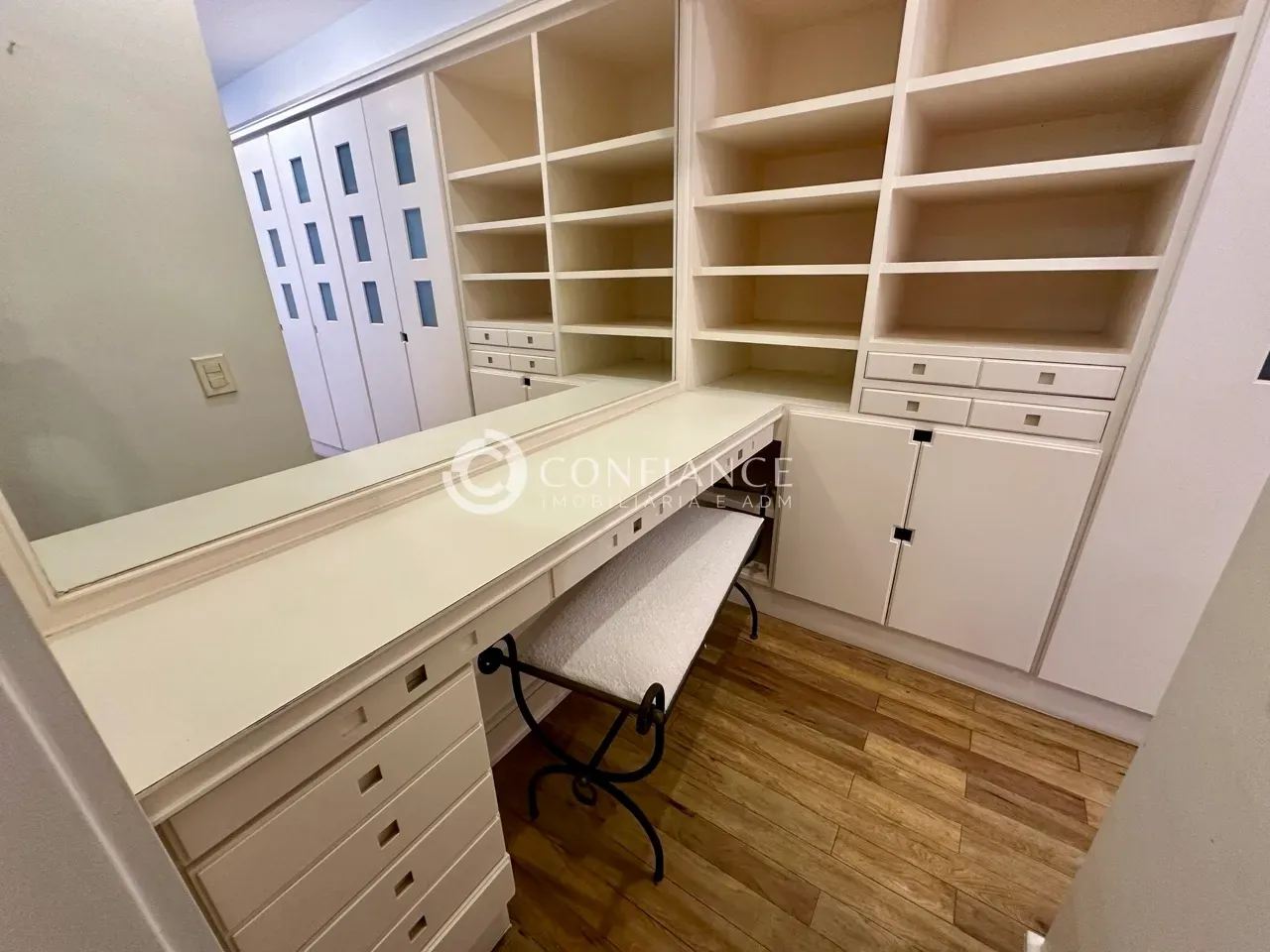 Apartamento de 230 m² com 2 quartos e armários embutidos — photo 41
