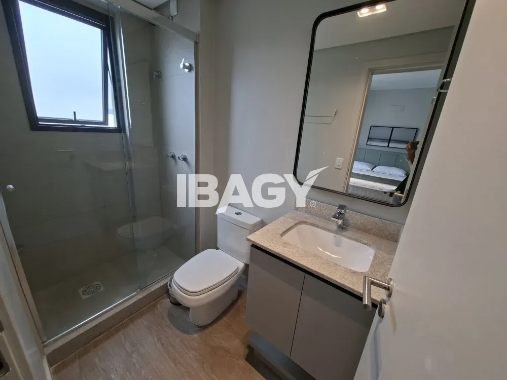 Studio with a glassed-in balcony and open-plan kitchen — photo 214