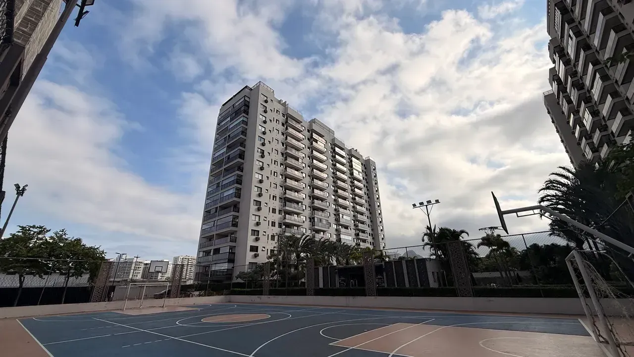 Furnished 2-bedroom, 2-bath apartment with 1 parking spot — photo 14