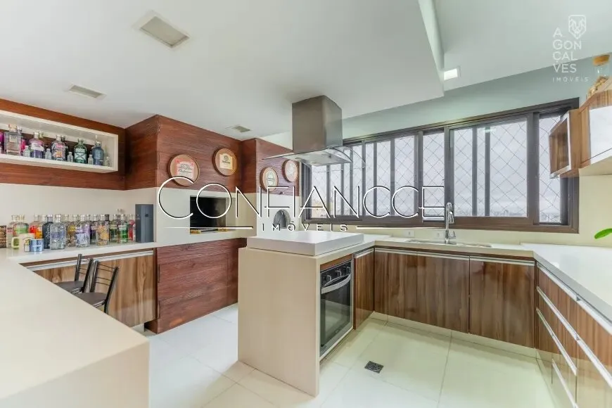 Penthouse with 4 en-suite bedrooms and private BBQ garden — photo 25