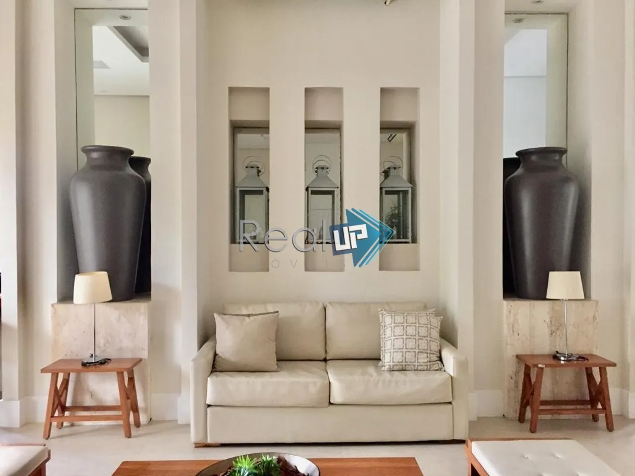 Furnished apartment with 2 bedrooms and a balcony — photo 11