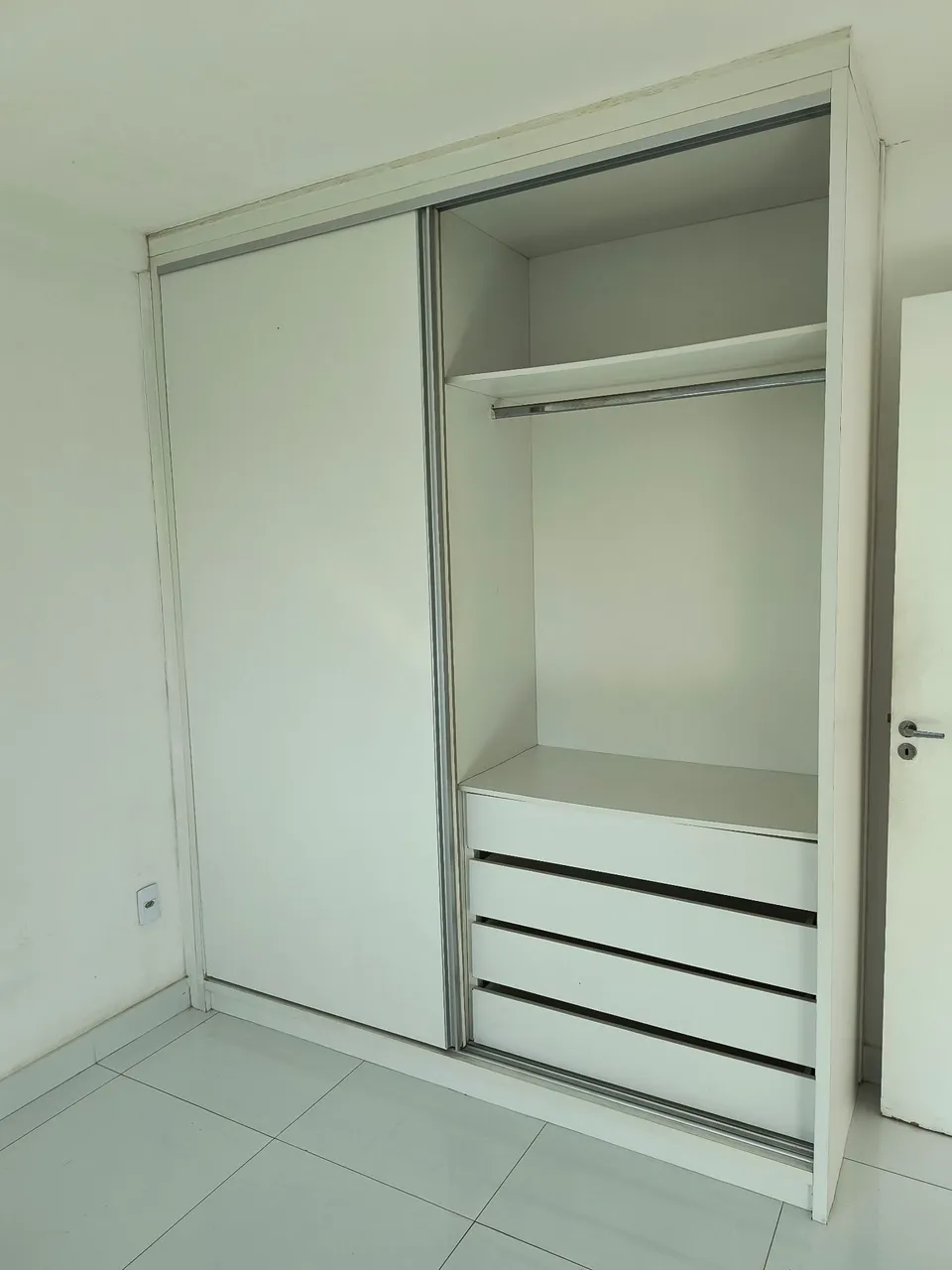 43 m² apartment with a balcony and a closed kitchen — photo 4