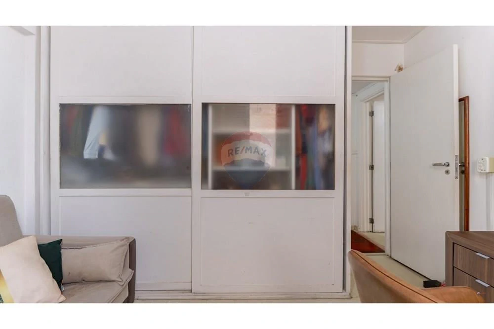 Furnished 3-bedroom apartment with a ready workspace — photo 14