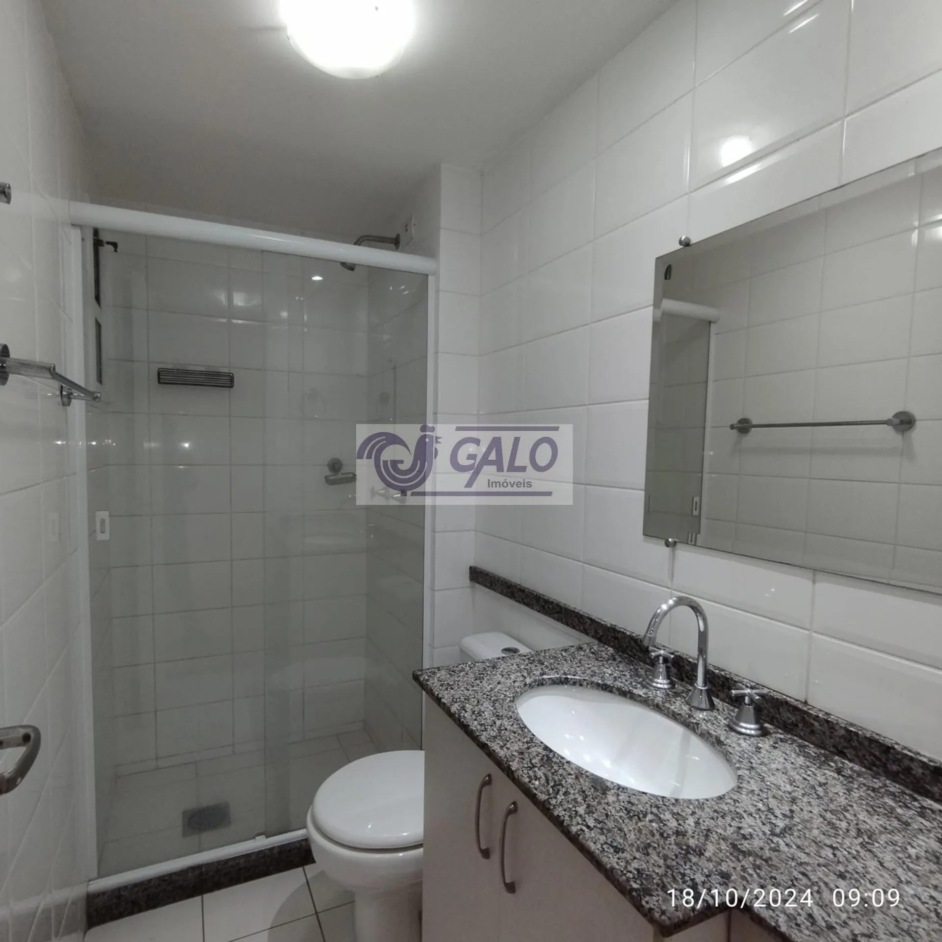 2-bedroom apartment with a glass-enclosed balcony — photo 8