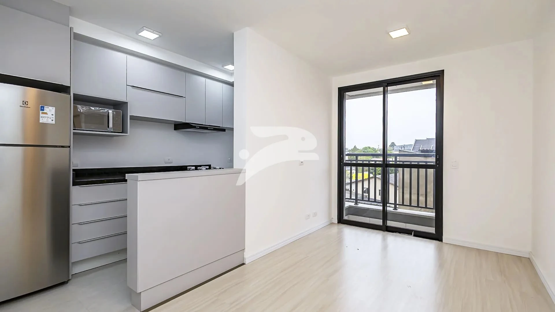 Furnished 2-bedroom apartment with 1 bathroom — photo 2