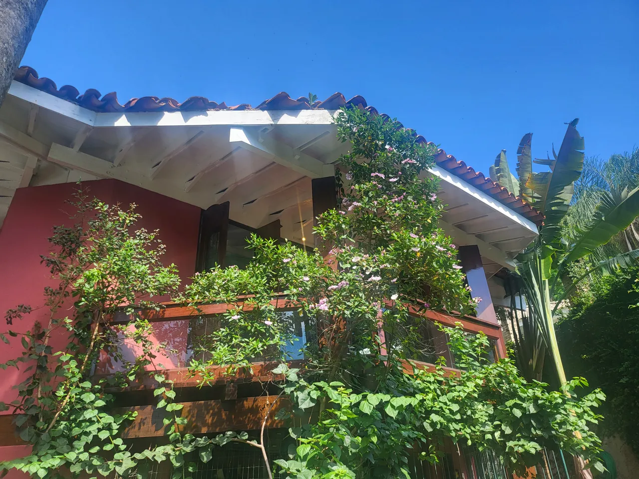 Casa mobiliada com 5 quartos e 5 suítes e varanda — photo 9