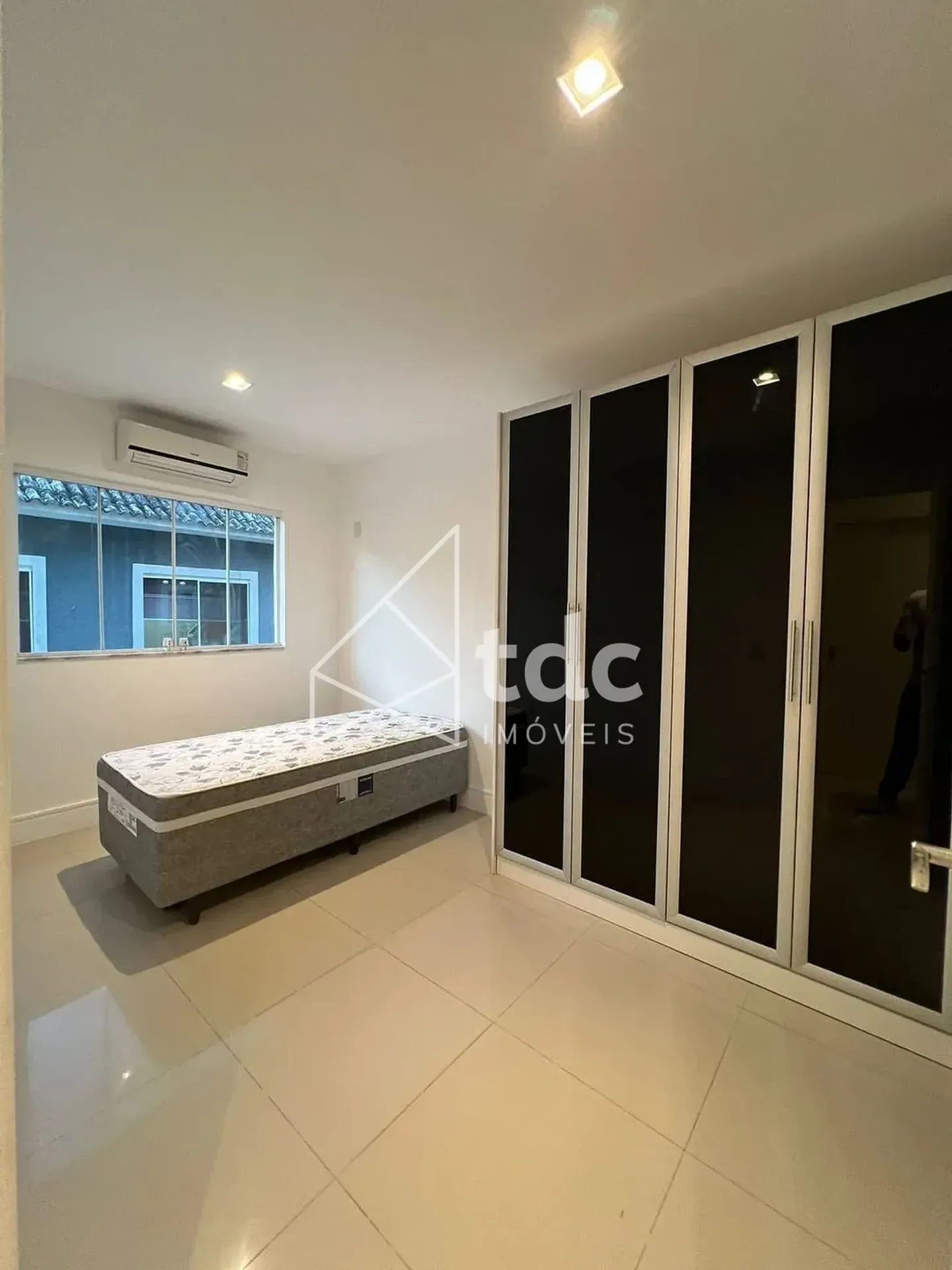 5-bedroom house with a walk-in closet in Rio de Janeiro — photo 2