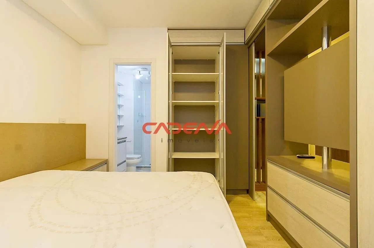 33 m² furnished studio with a real work desk — photo 24