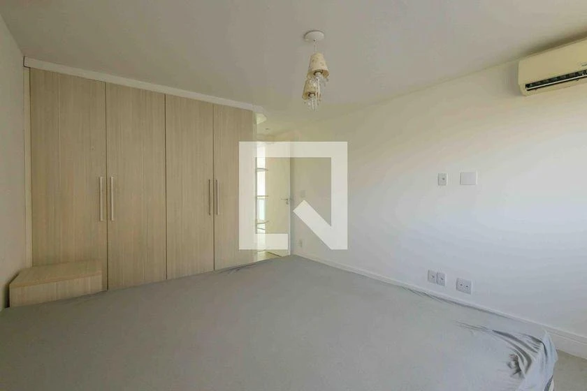 6-bedroom house with 470 m² and 7 parking spaces — photo 31