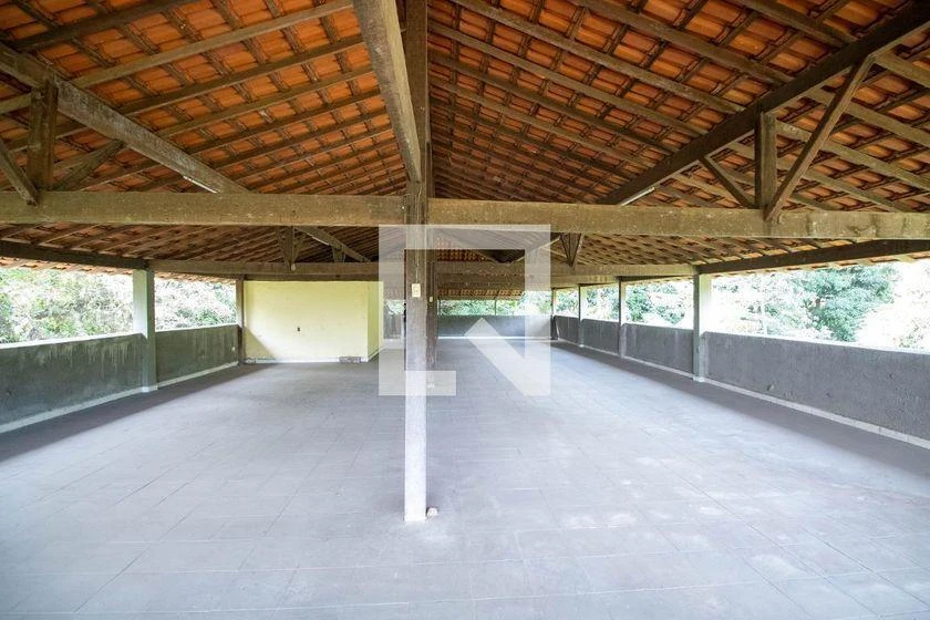 Furnished house with 4 bedrooms and 215 m² — photo 15