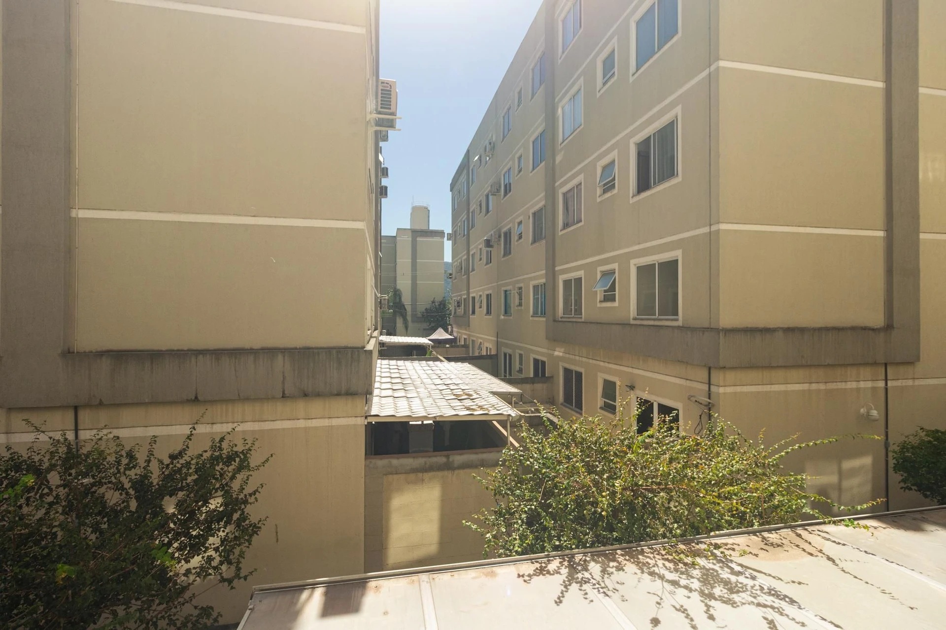 Furnished apartment with 2 bedrooms and 1 parking spot — photo 36