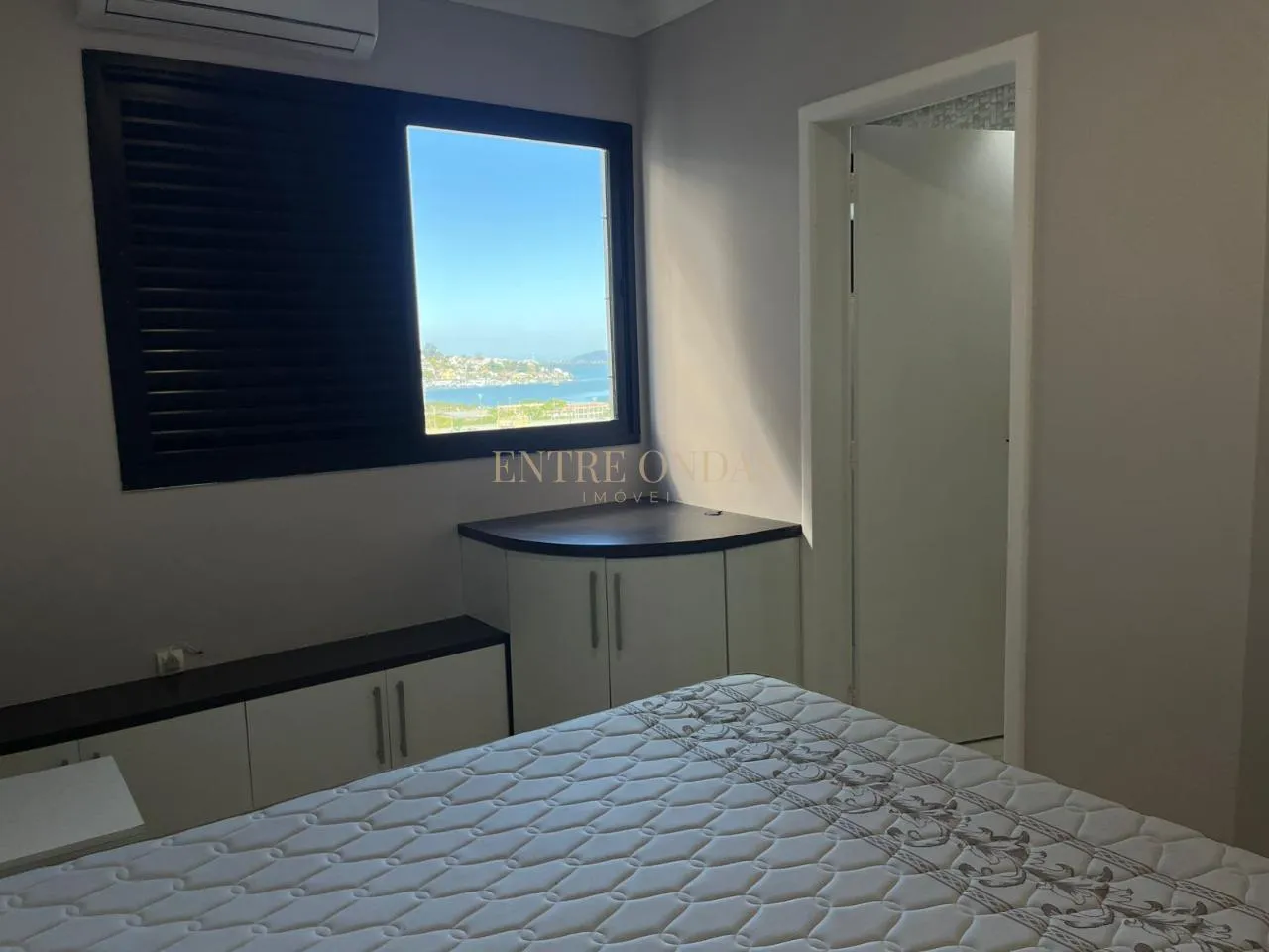 Apartment on the 1st floor with a water view — photo 6