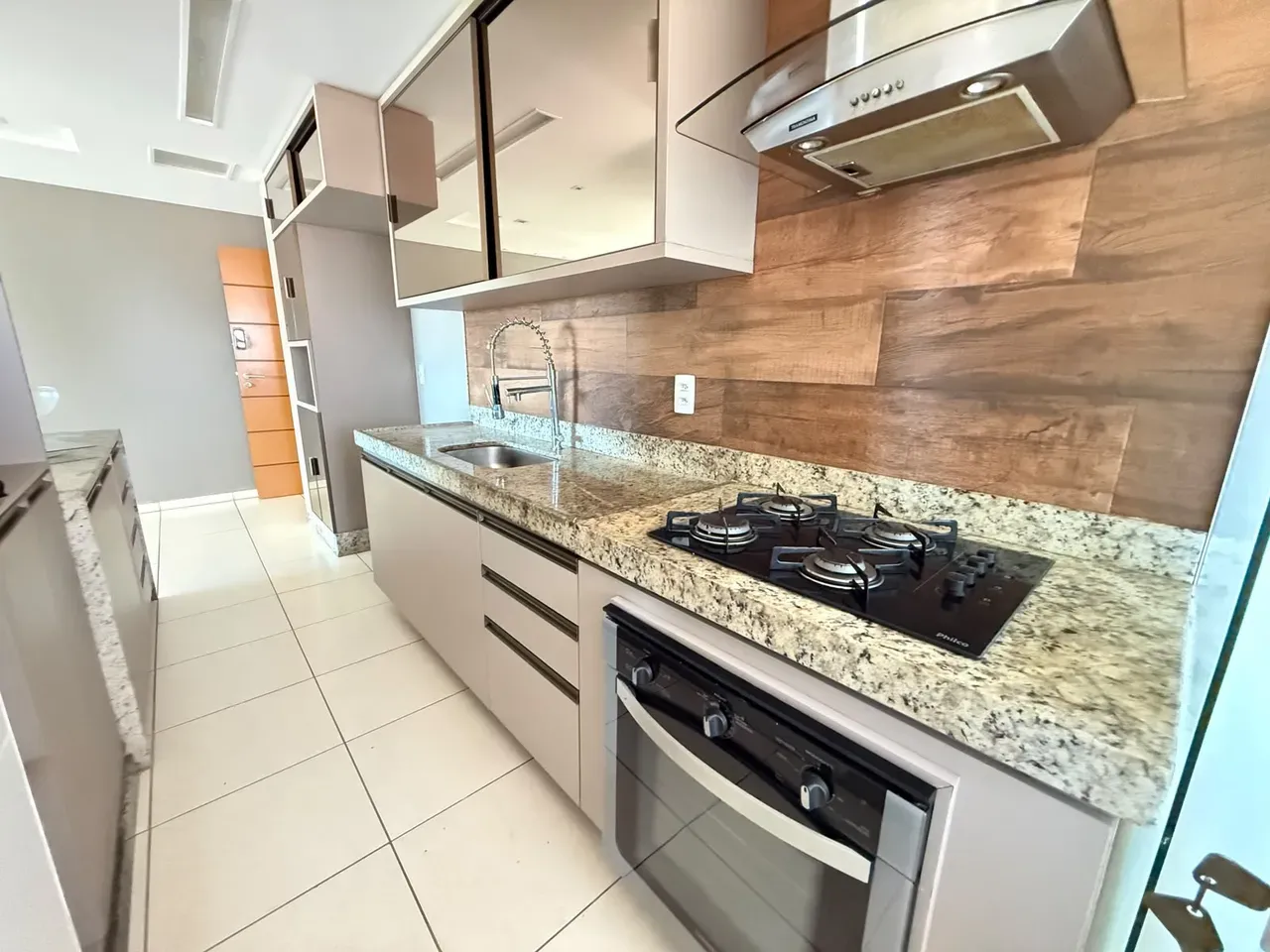 3-bedroom apartment with a washing machine in João Pessoa — photo 7