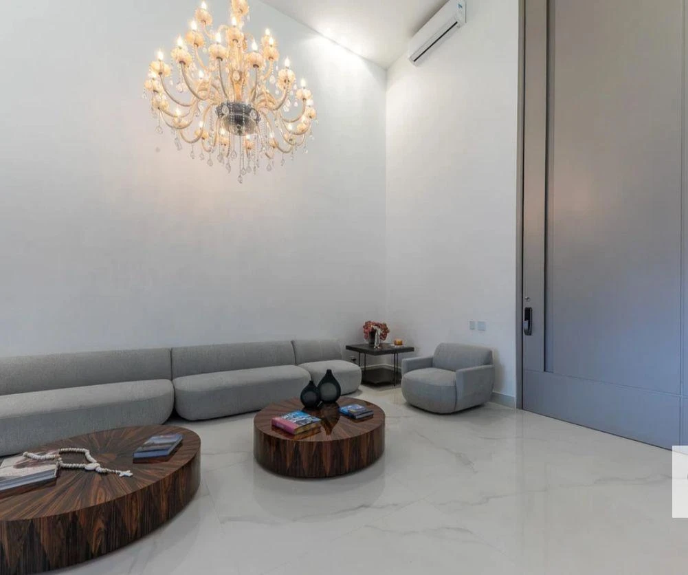 Furnished house with 5 bedrooms and an open-plan kitchen — photo 16