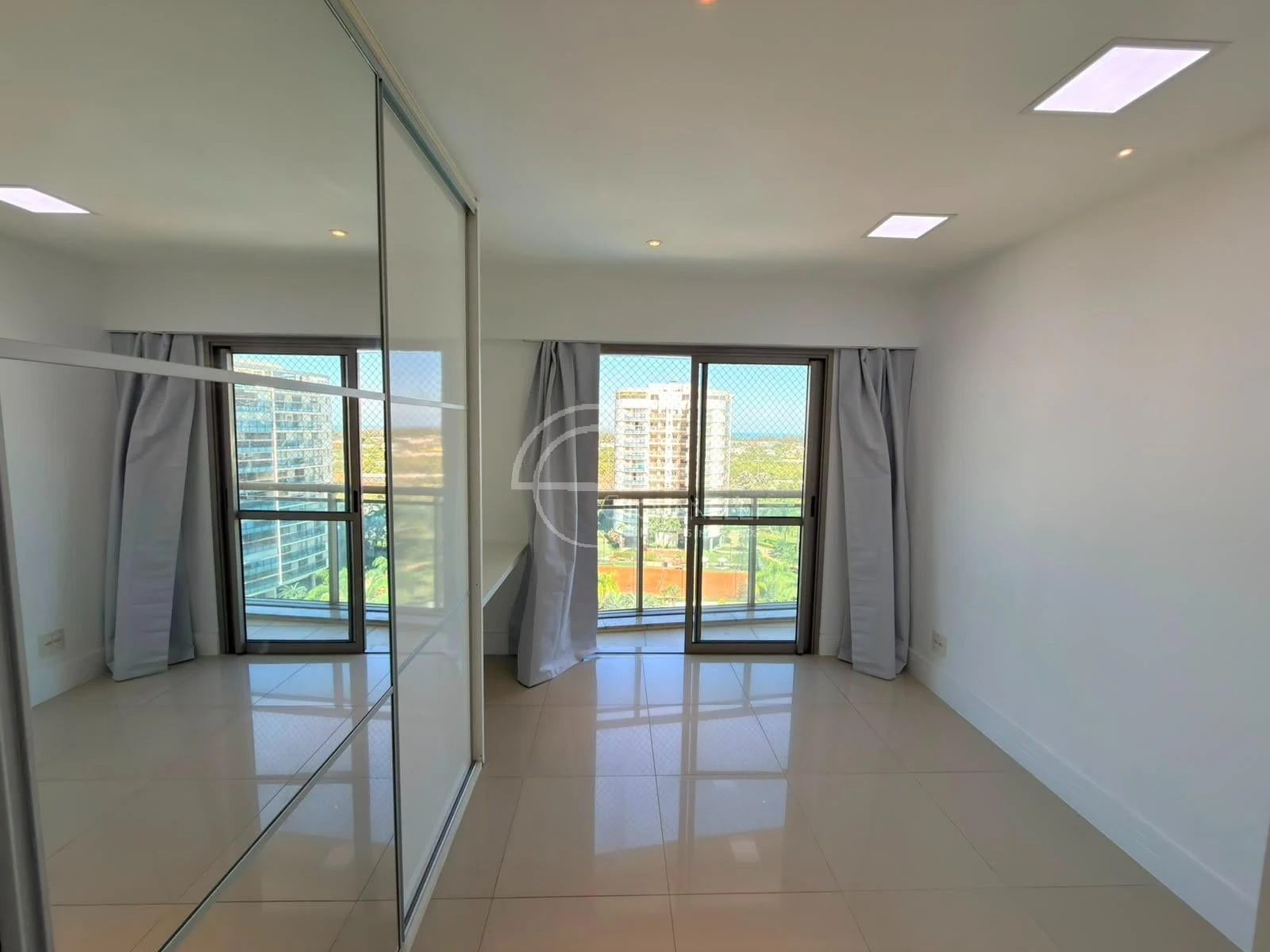 Apartamento de 4 suítes com 233 m² e 3 vagas — photo 8